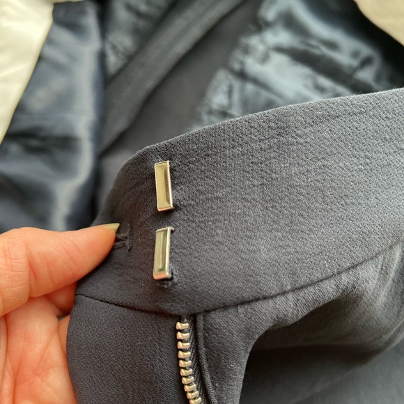 Aritzia Wilfred The Effortless Pant™ - Crepette™ Sz 2
Dark Night Navy - Picture 16 of 16